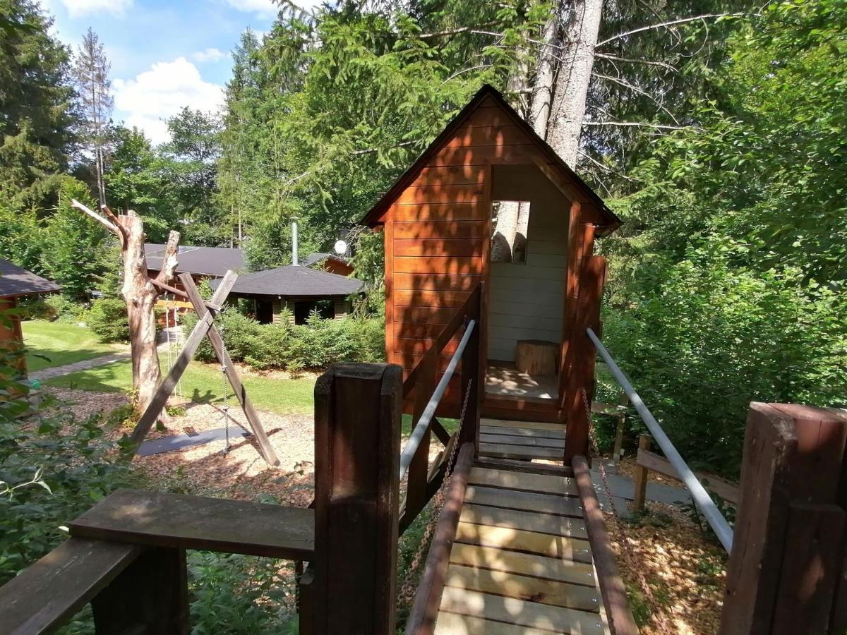 Chalet Authentic In With Private Fish Pond *