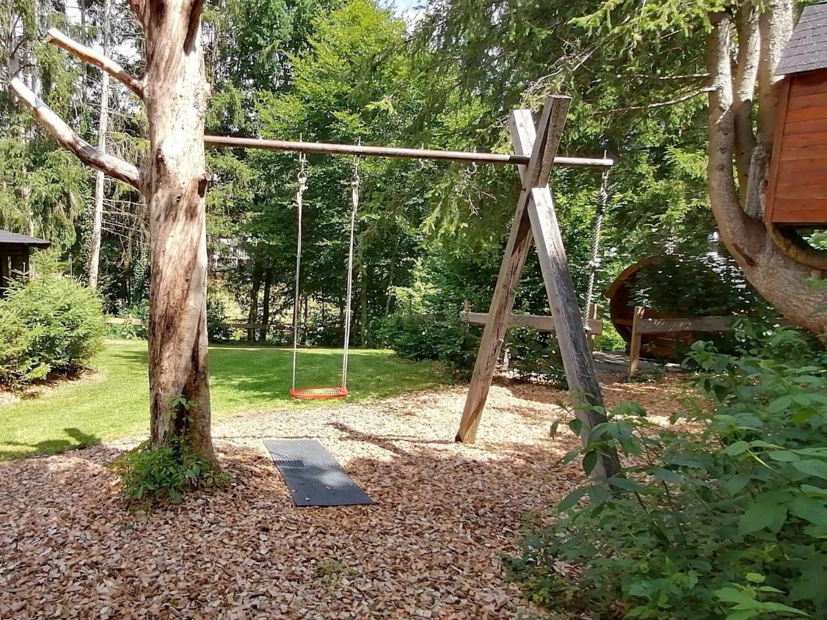 Chalet Authentic In With Private Fish Pond *
